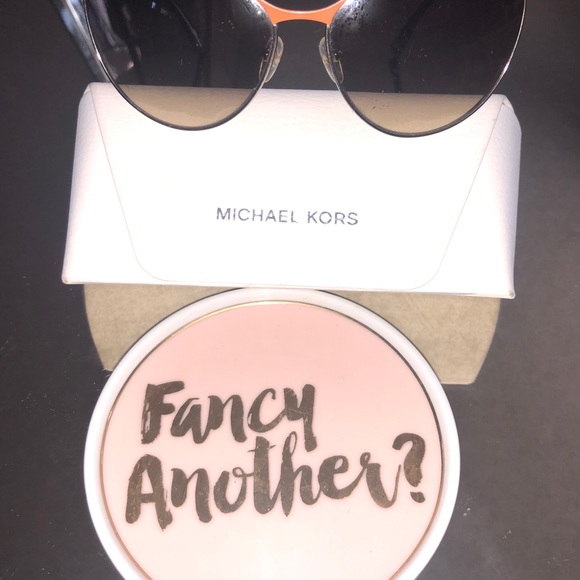 Michael Kors Finley Cat-eye Sunglasses. - Picture 5 of 8